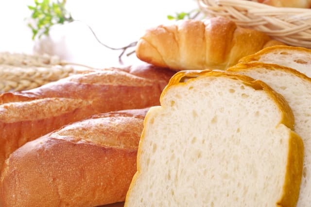 フランスパンと食パンの比較