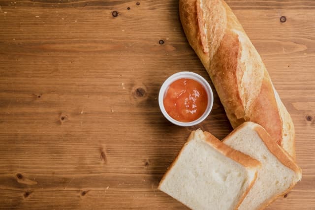 フランスパンと食パンのカロリー比較【ダイエット中の選び方】