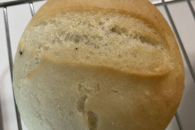 米粉パンのひび割れ原因と解消法