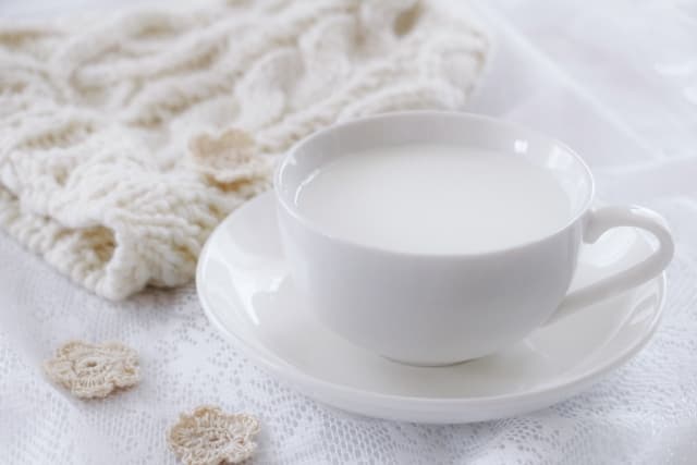 乳糖とは？米粉パンにおける役割と乳製品不耐症との関係を解説